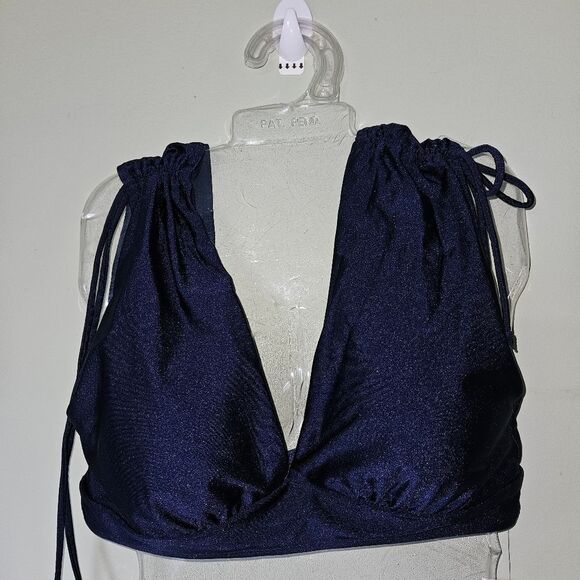 Time and Tru Navy Ruched Bikini Top  Size M 8 -10  Adjustable Swimwear NEW - Picture 1 of 9